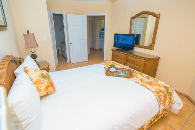 Island Seas Resort Freeport bedroom Queen