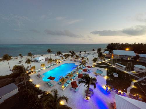 Viva Fortuna Beach Wyndham | Viva Fortuna Beach Wyndham Pool and Ocean night time | 3 Night Cruises Viva Fortuna Beach Wyndham Pool and Ocean night time